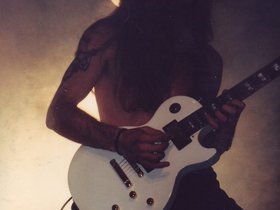 Bruce%20Sillouette.jpg